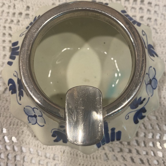 Vintage Delft Ashtray. No chips, cracks, etc. 4”w x 2” tall. - Picture 3 of 4